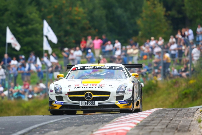 Renger van der Zande racet voor Mercedes op de Nordschleife in 'de Groene Hel'